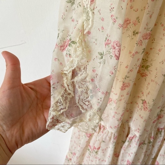 Vintage Prairie‎ Maxi Dress Ditsy Floral Tiered Ruffle Cream Lace Cottagecore - Picture 5 of 16